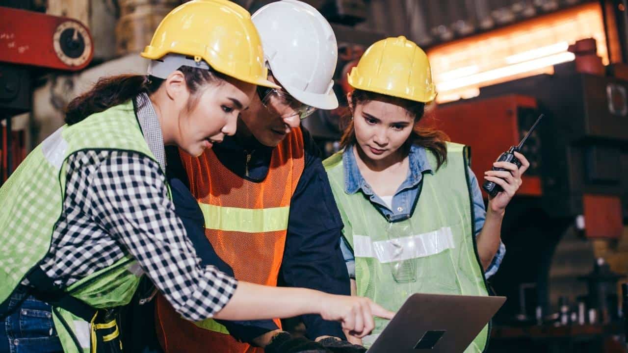 site engineers discussing site engineers discussing